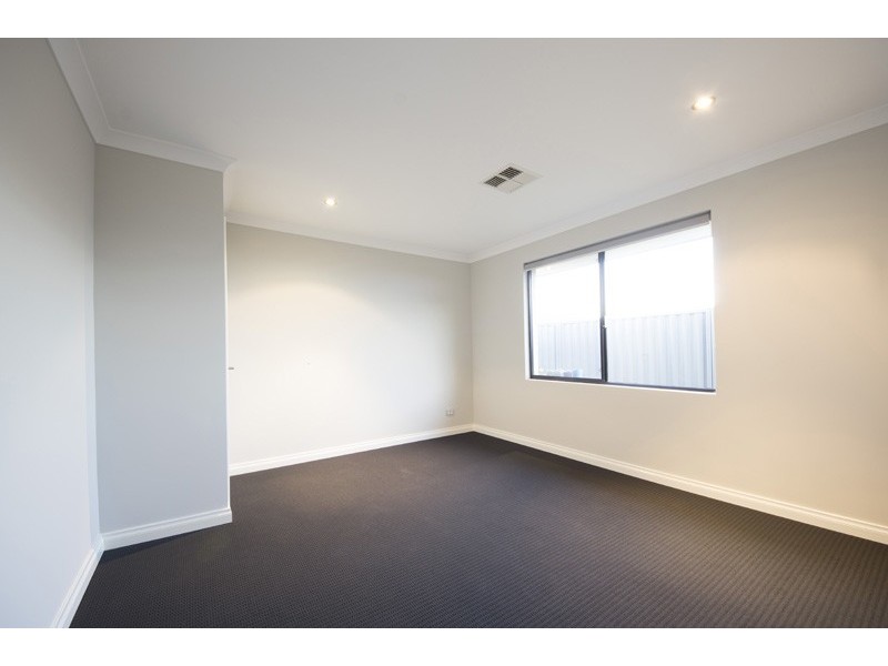 12 Hestercombe Way, Landsdale WA 6065