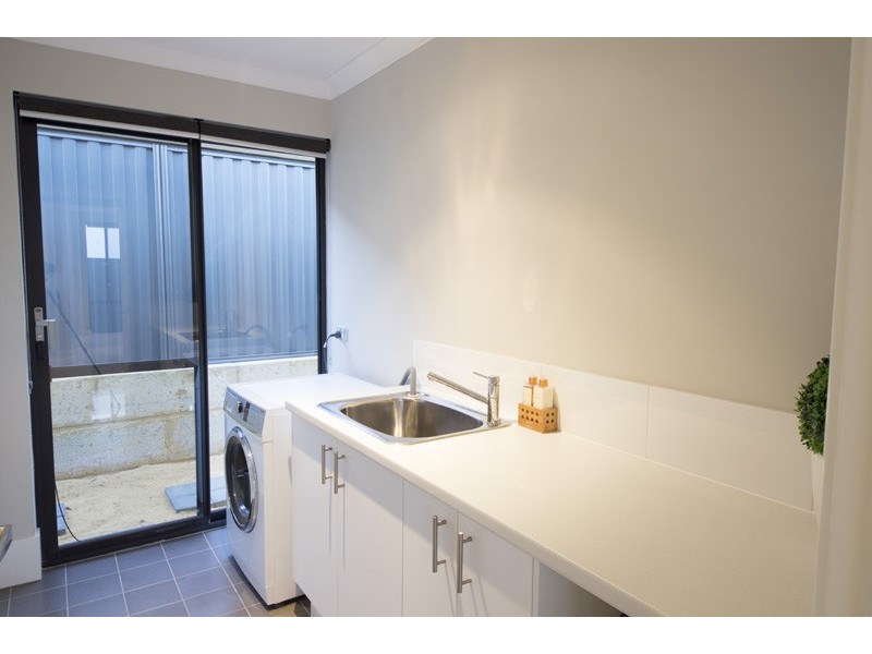 12 Hestercombe Way, Landsdale WA 6065