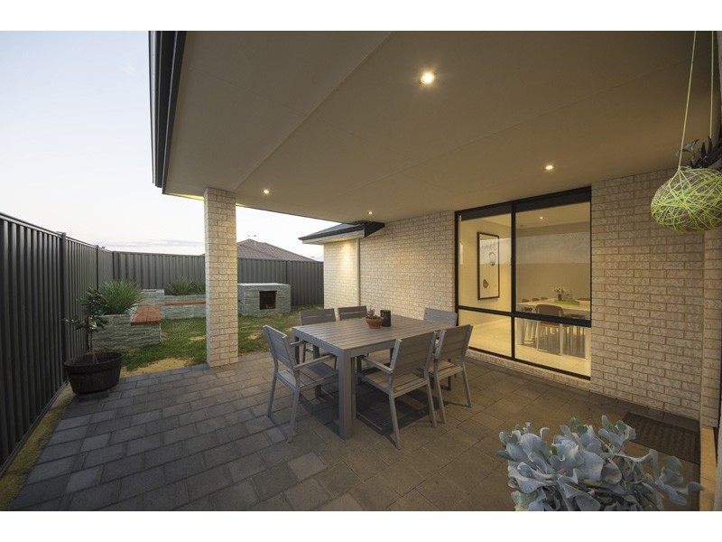 12 Hestercombe Way, Landsdale WA 6065