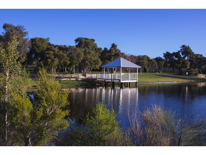 12 Hestercombe Way, Landsdale WA 6065