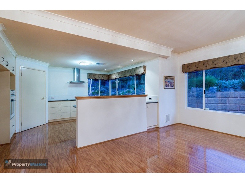 90 Karl Place, Mundaring WA 6073