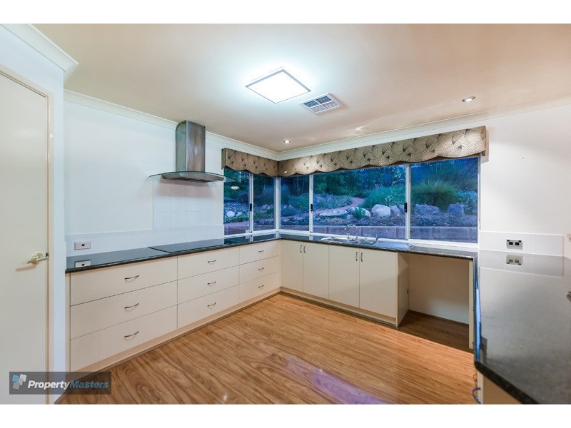 90 Karl Place, Mundaring WA 6073