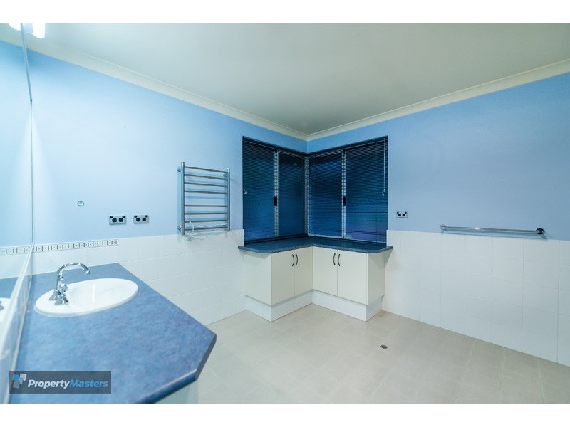 90 Karl Place, Mundaring WA 6073