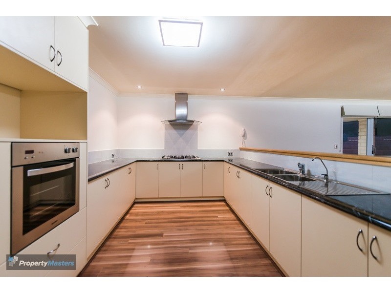 90 Karl Place, Mundaring WA 6073