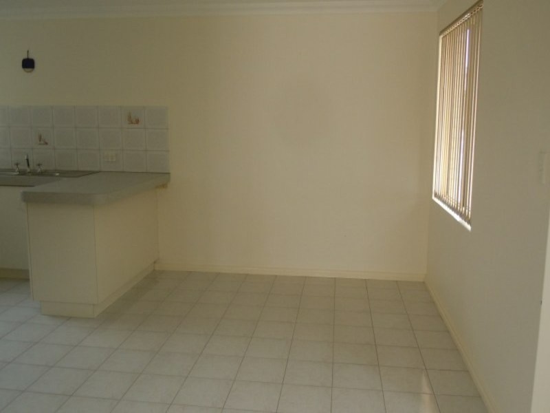 2/68 Golf View Street, Yokine WA 6060