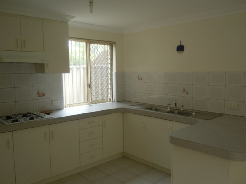 2/68 Golf View Street, Yokine WA 6060