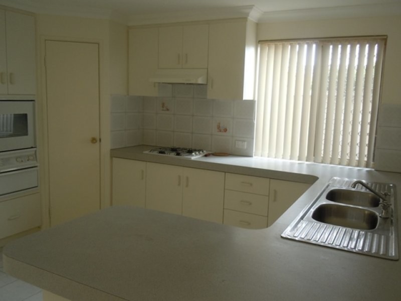 2/68 Golf View Street, Yokine WA 6060