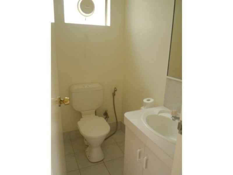 2/68 Golf View Street, Yokine WA 6060