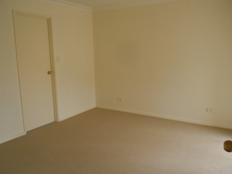 2/68 Golf View Street, Yokine WA 6060