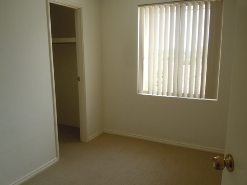 2/68 Golf View Street, Yokine WA 6060