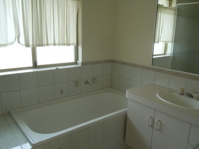 2/68 Golf View Street, Yokine WA 6060