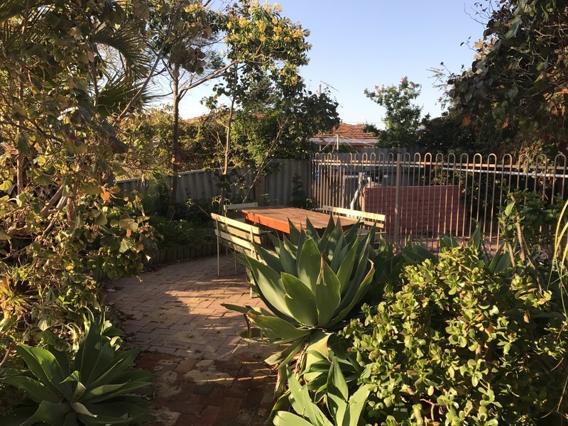 22 Mackay Way, Hillarys WA 6025