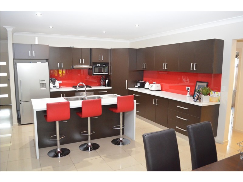 8 River Drive, Mareeba QLD 4880