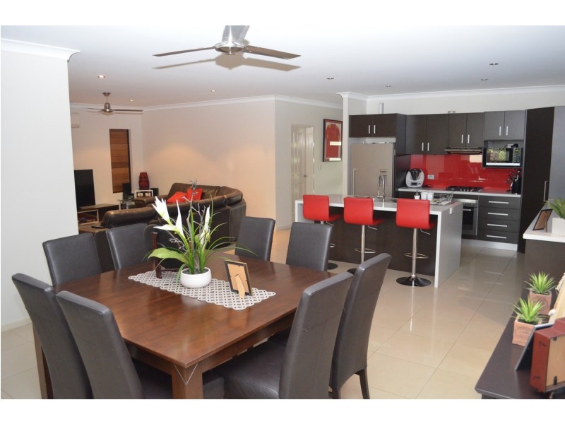 8 River Drive, Mareeba QLD 4880