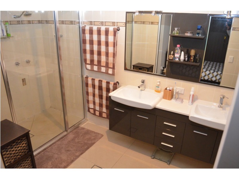 8 River Drive, Mareeba QLD 4880