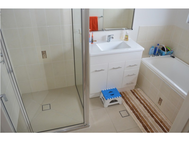 8 River Drive, Mareeba QLD 4880