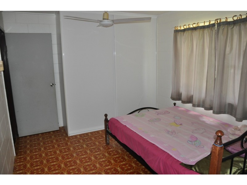 27 Martin Avenue, Mareeba QLD 4880