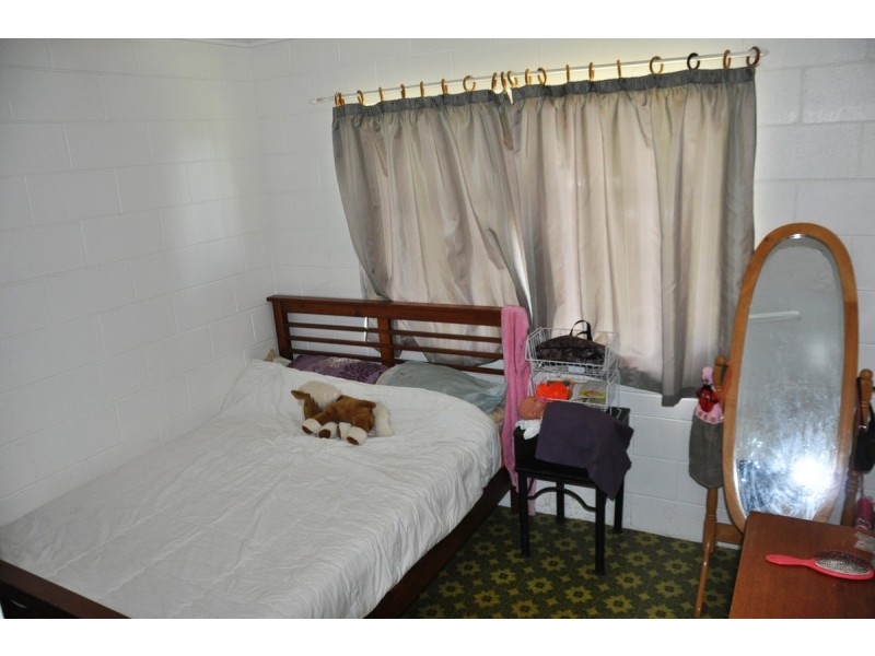 27 Martin Avenue, Mareeba QLD 4880