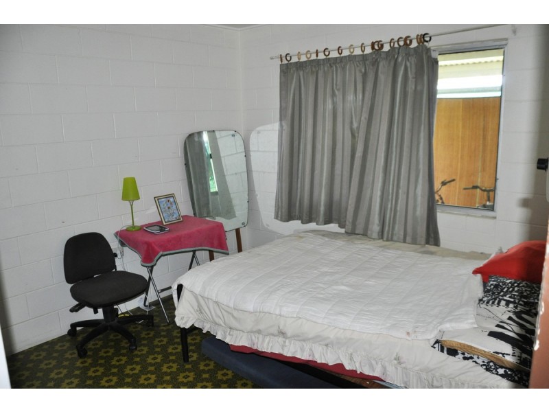 27 Martin Avenue, Mareeba QLD 4880