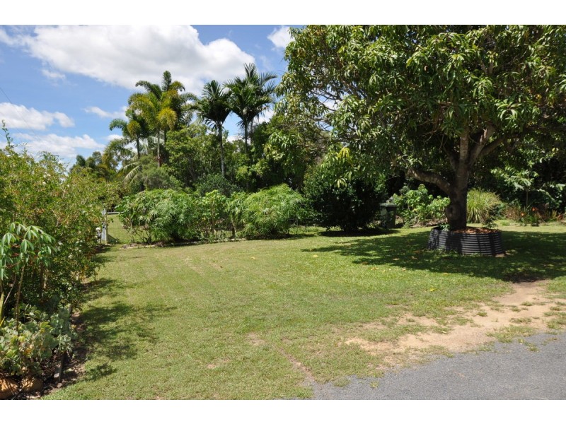 27 Martin Avenue, Mareeba QLD 4880