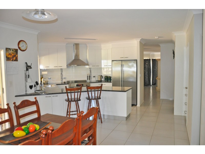 10 Wylandra Drive, Mareeba QLD 4880