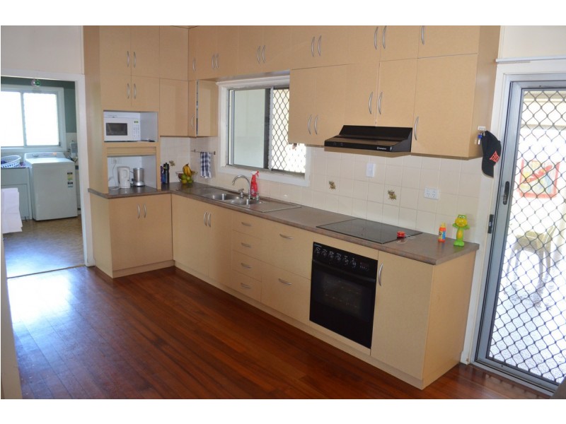 6 Swan Street, Mareeba QLD 4880