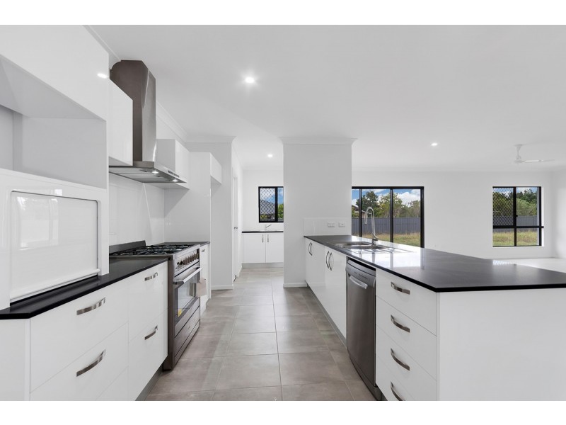 9 Riverlands Drive, Mareeba QLD 4880