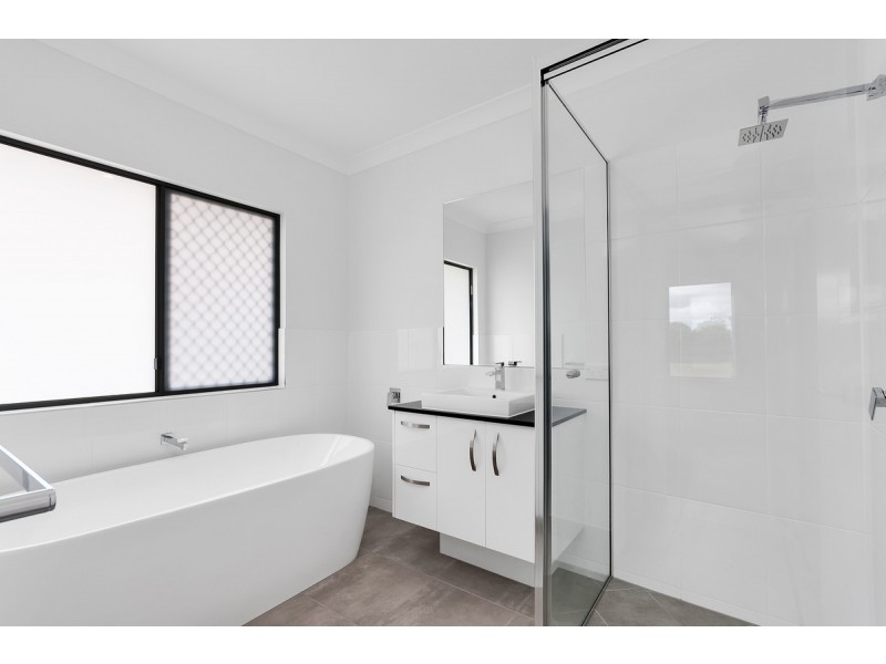 9 Riverlands Drive, Mareeba QLD 4880