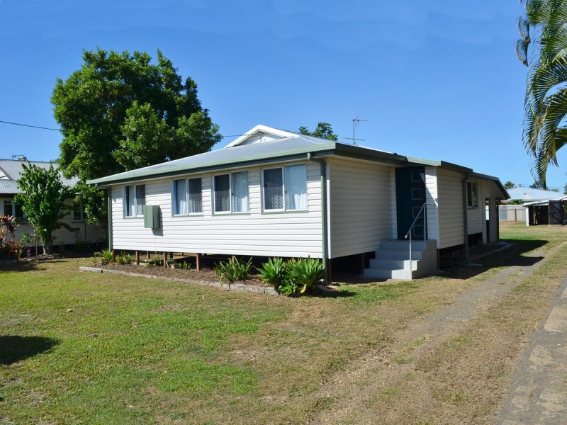 16 Dickson Street, Mareeba QLD 4880