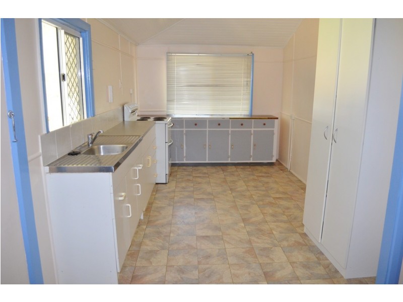 16 Dickson Street, Mareeba QLD 4880