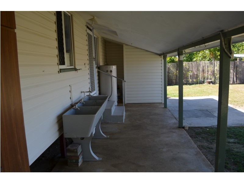 16 Dickson Street, Mareeba QLD 4880