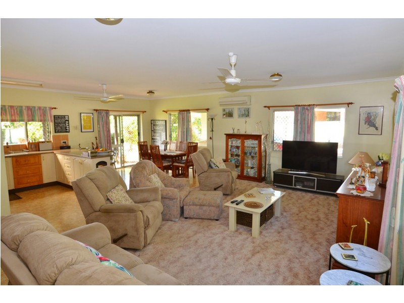 8 Haines Close, Mareeba QLD 4880