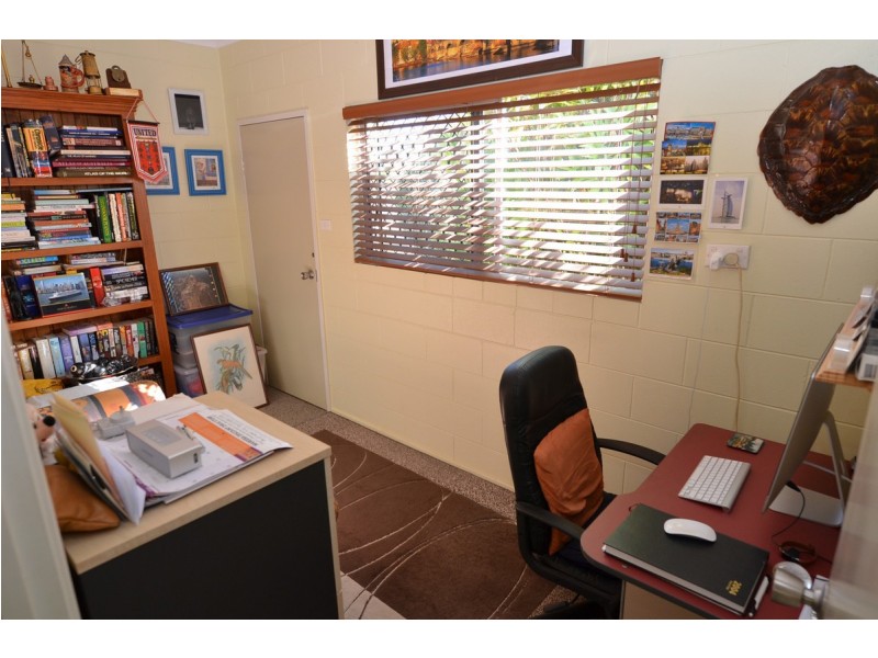 8 Haines Close, Mareeba QLD 4880