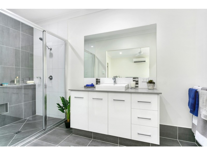 17 Karobean Drive, Mareeba QLD 4880