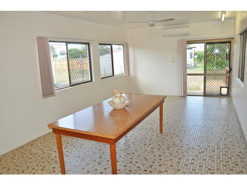 11 Foulis Street, Mareeba QLD 4880