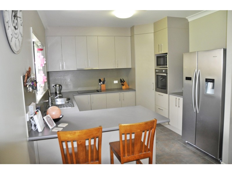 2 Leinster Drive, Mareeba QLD 4880