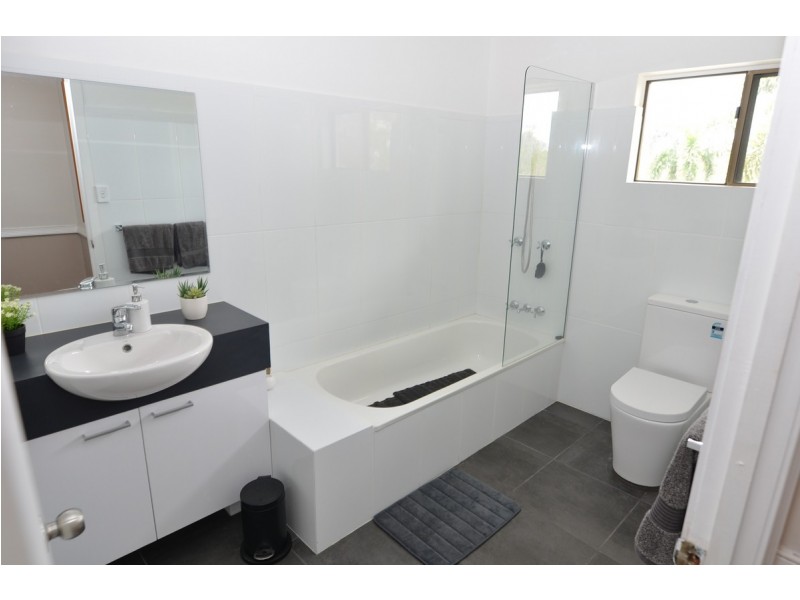 19 Hastings Drive, Mareeba QLD 4880