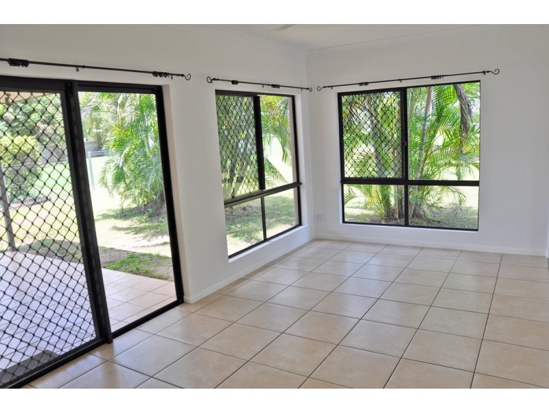 8 Toll Close, Mareeba QLD 4880