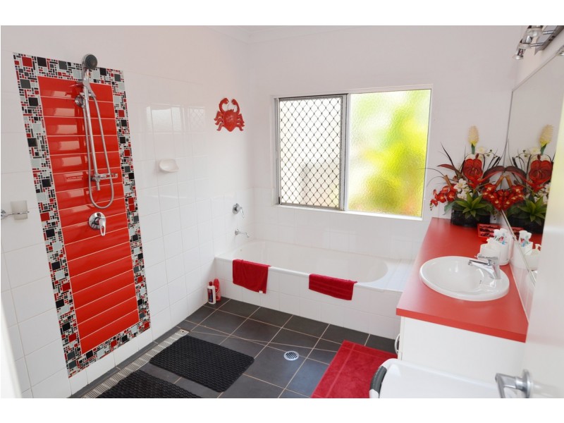 35 Dean Circuit, Mareeba QLD 4880
