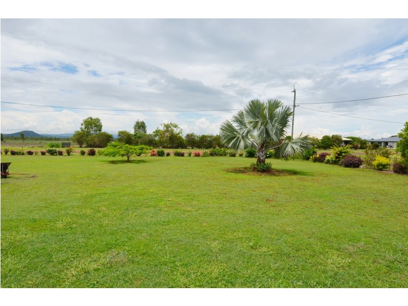 35 Dean Circuit, Mareeba QLD 4880