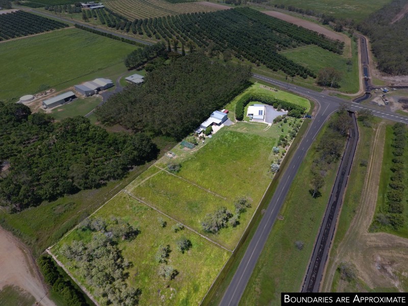 4 North Walsh Road, Mareeba QLD 4880