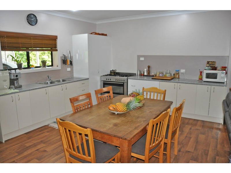 4 North Walsh Road, Mareeba QLD 4880