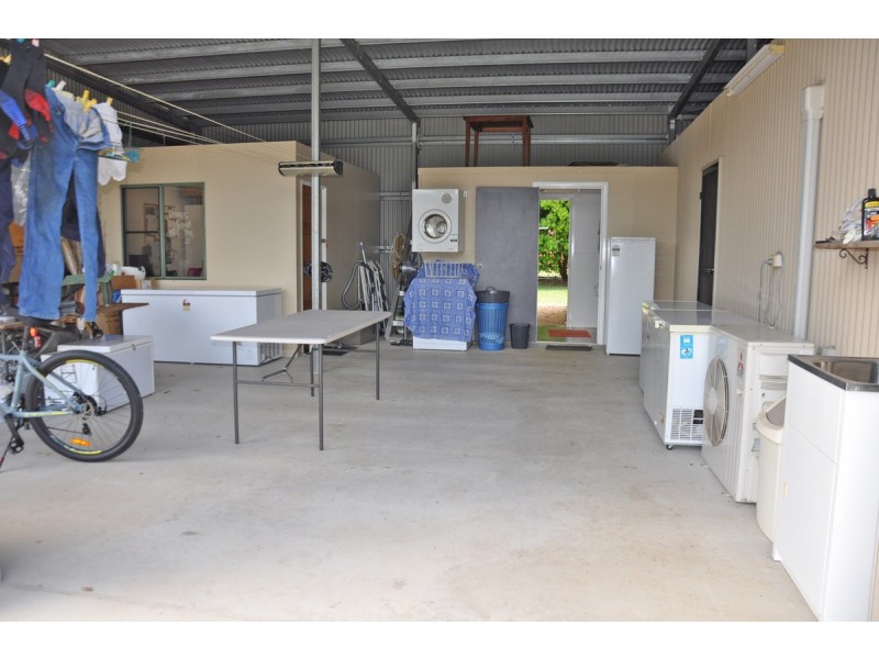 4 North Walsh Road, Mareeba QLD 4880