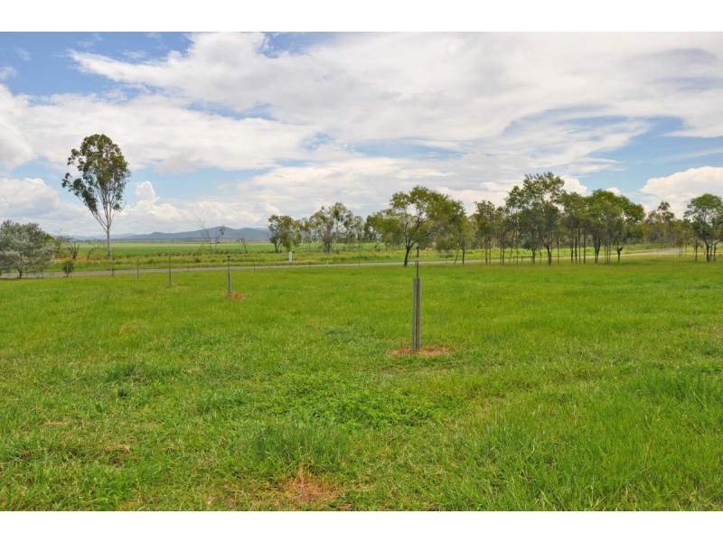 4 North Walsh Road, Mareeba QLD 4880