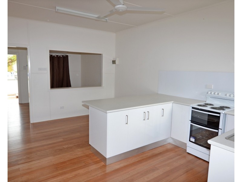 2 Adams Street, Mareeba QLD 4880