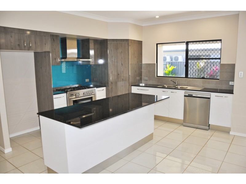 16 Yarrabee Close, Mareeba QLD 4880