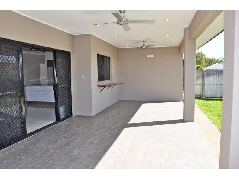 16 Yarrabee Close, Mareeba QLD 4880