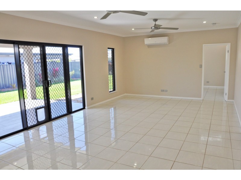 16 Yarrabee Close, Mareeba QLD 4880