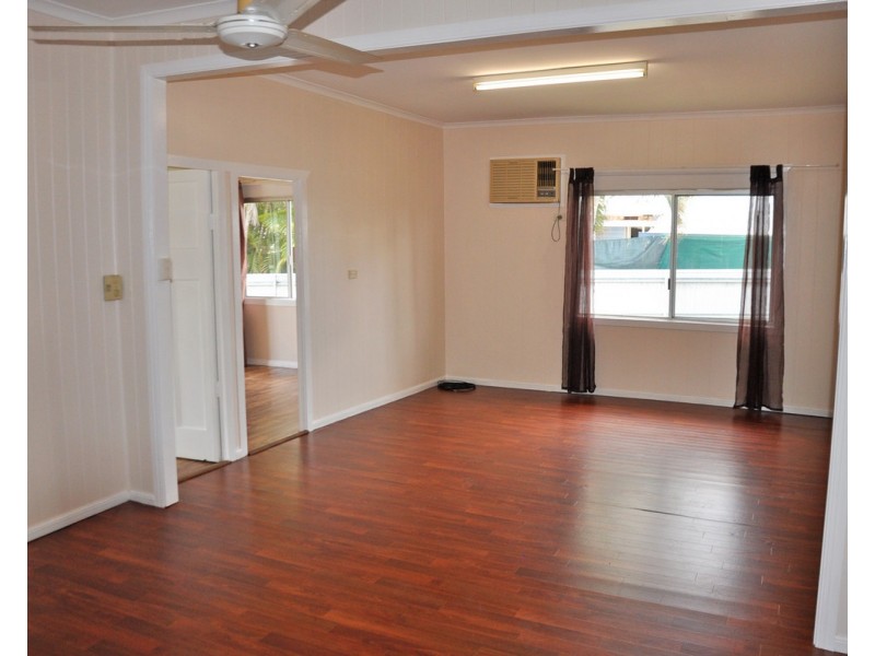 22 Petersen Street, Mareeba QLD 4880