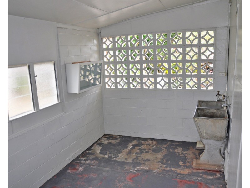 22 Petersen Street, Mareeba QLD 4880